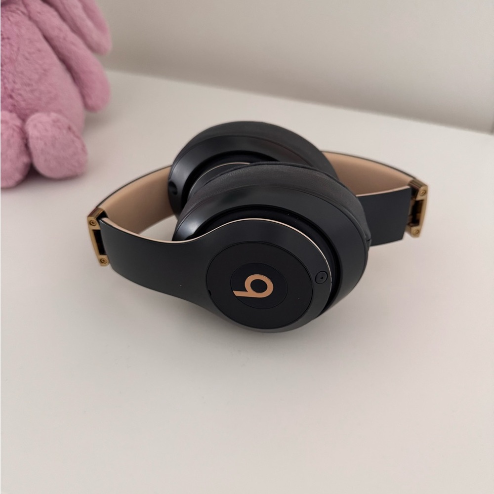 Beats studio 3 wireless headphones